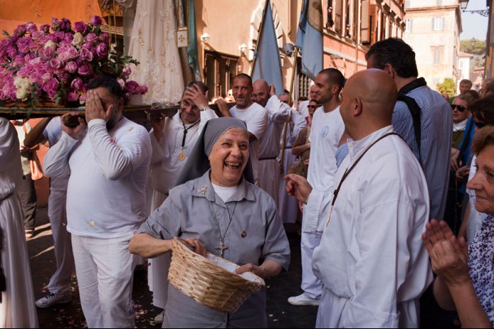 Rome - Feste de Noantri - Procession della Madonna del Carmine - Italy