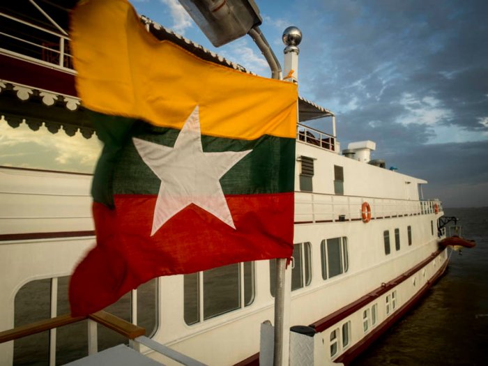 Road to Mandalay - A cruise along the Ayeyarwady River (Burma)