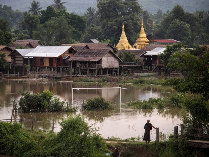 Road to Mandalay - A cruise along the Ayeyarwady River (Burma)