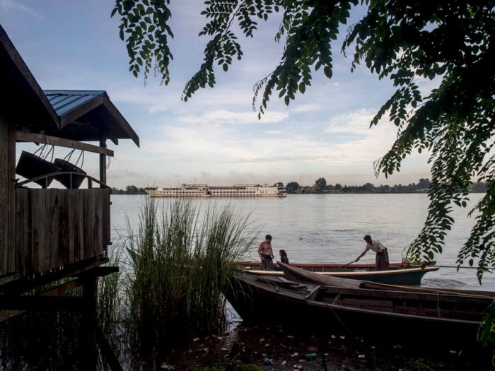 Road to Mandalay - A cruise along the Ayeyarwady River (Burma)