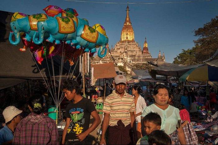 Birmania - Myanmar - Bagan - Mercado de Ananda