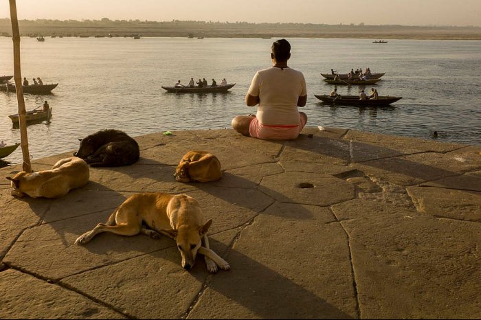 INDIA - BENARES - Uttar Pradesh - Río Ganges