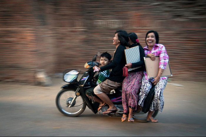 Birmania - Myanmar - Bagan - Mercado de Ananda