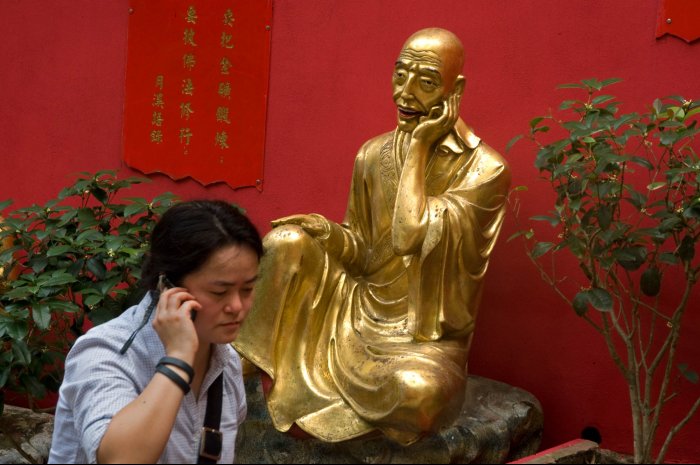 Connecting with the Nirvana in the 10.000 Budas Monastery